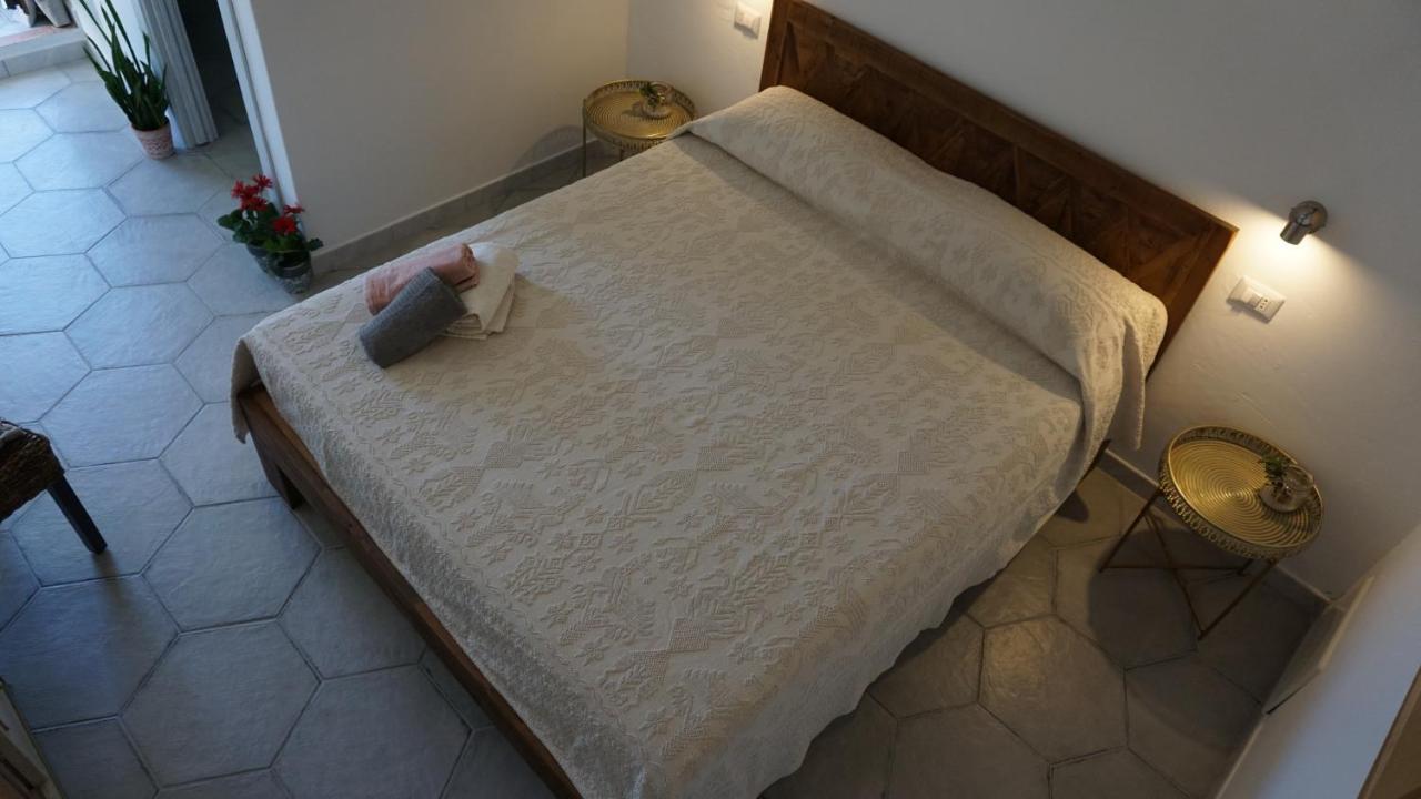 Li Petri Manni Bed & Breakfast Olbia Ngoại thất bức ảnh